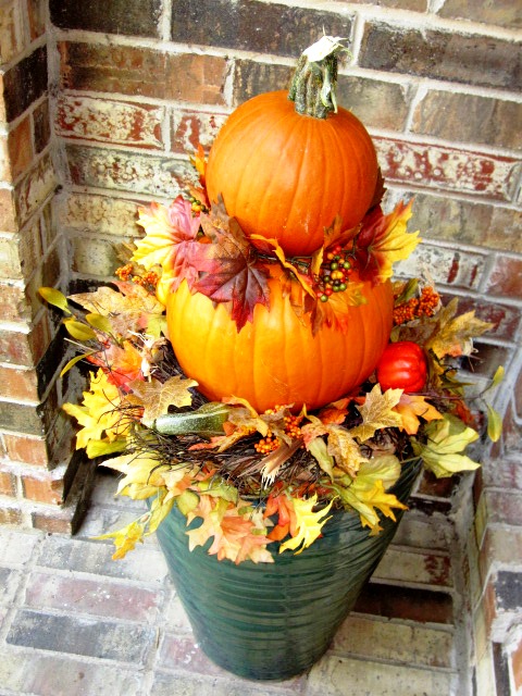 Pumpking topiary container garden